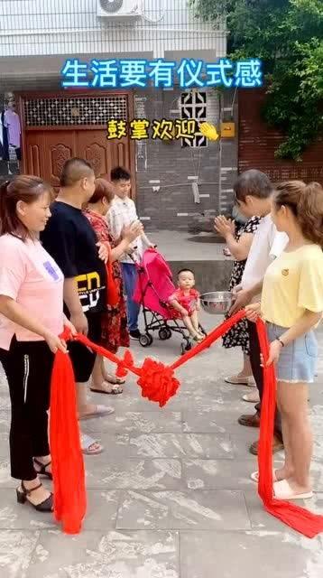 订婚宴上全家人的祝福,一家人的温馨订婚宴祝福集锦